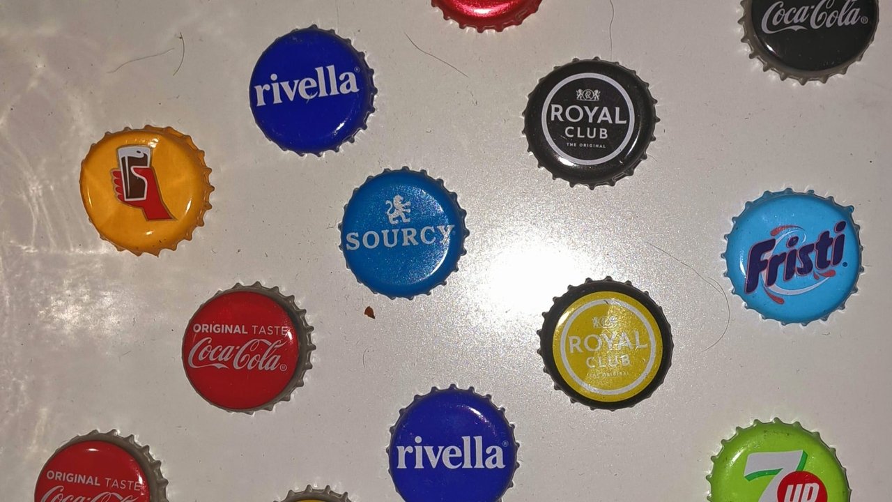i love bottle caps Movie Screenshot 1
