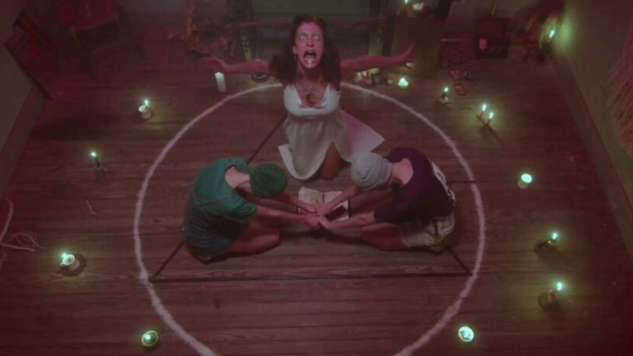 Bloody Mary Movie Screenshot 1