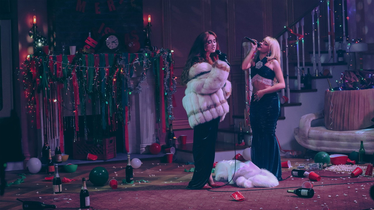 A Nonsense Christmas with Sabrina Carpenter Movie Screenshot 5