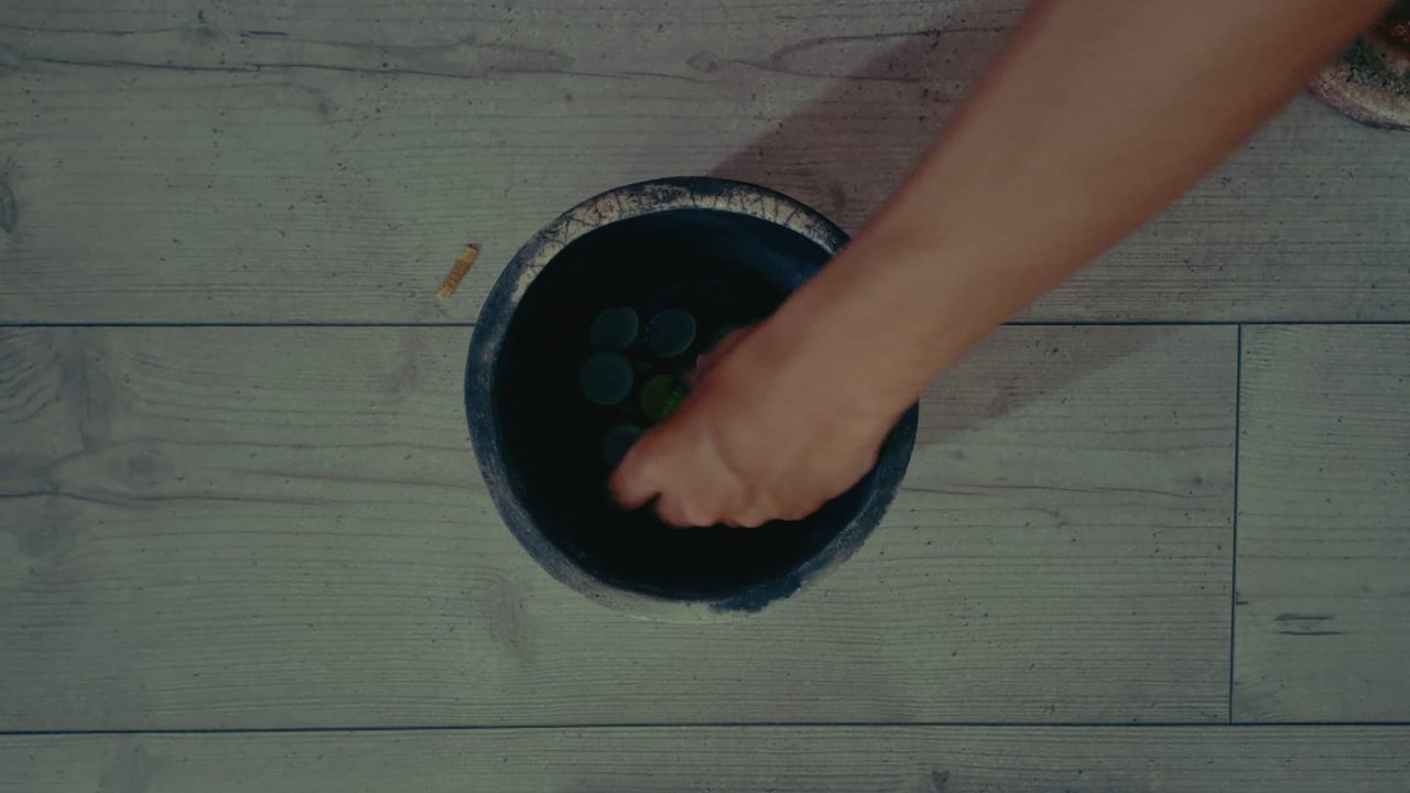 i love bottle caps Movie Screenshot 3