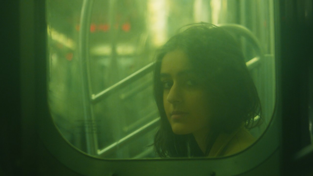 Off Season Movie Screenshot 1