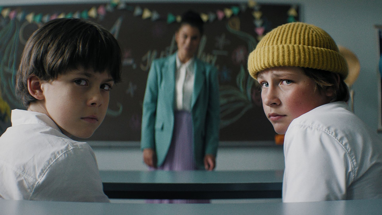 Boom! Movie Screenshot 1