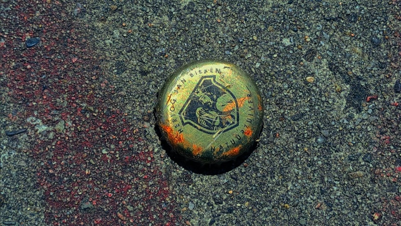 i love bottle caps Movie Screenshot 4
