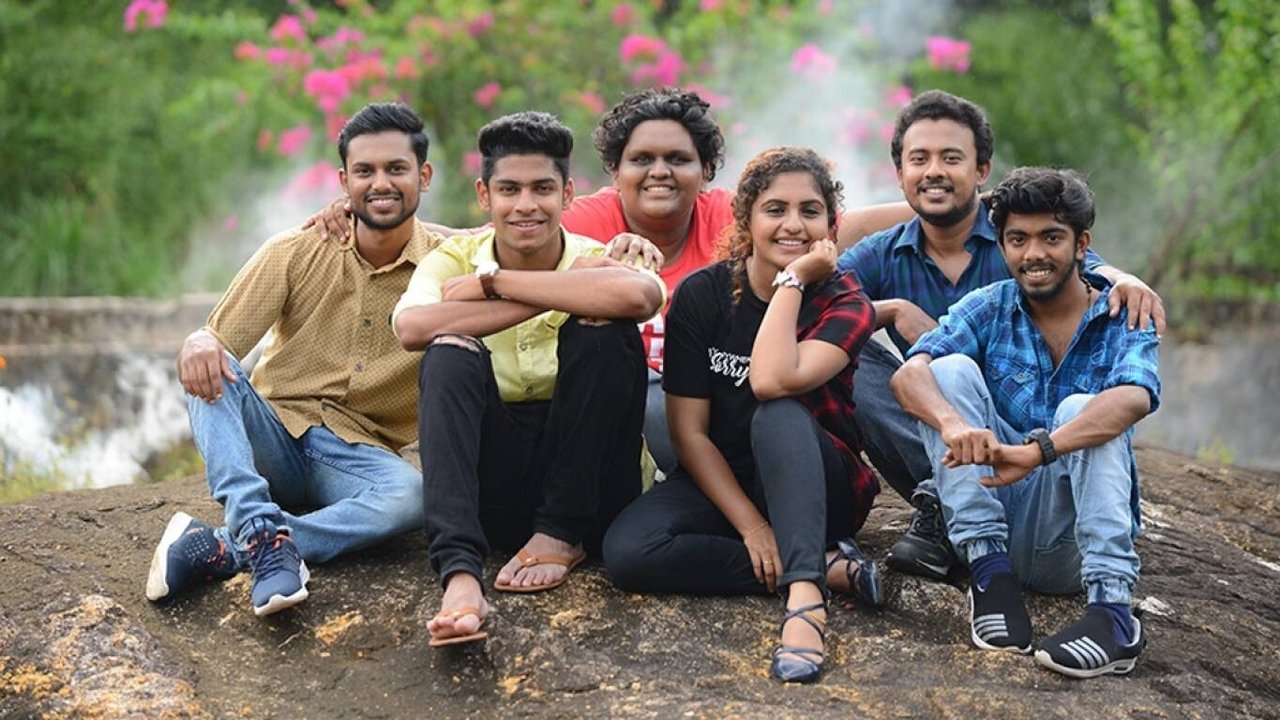 Oru Adaar Love Movie Screenshot 5