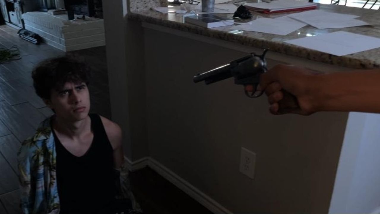 Runaway Movie Screenshot 1