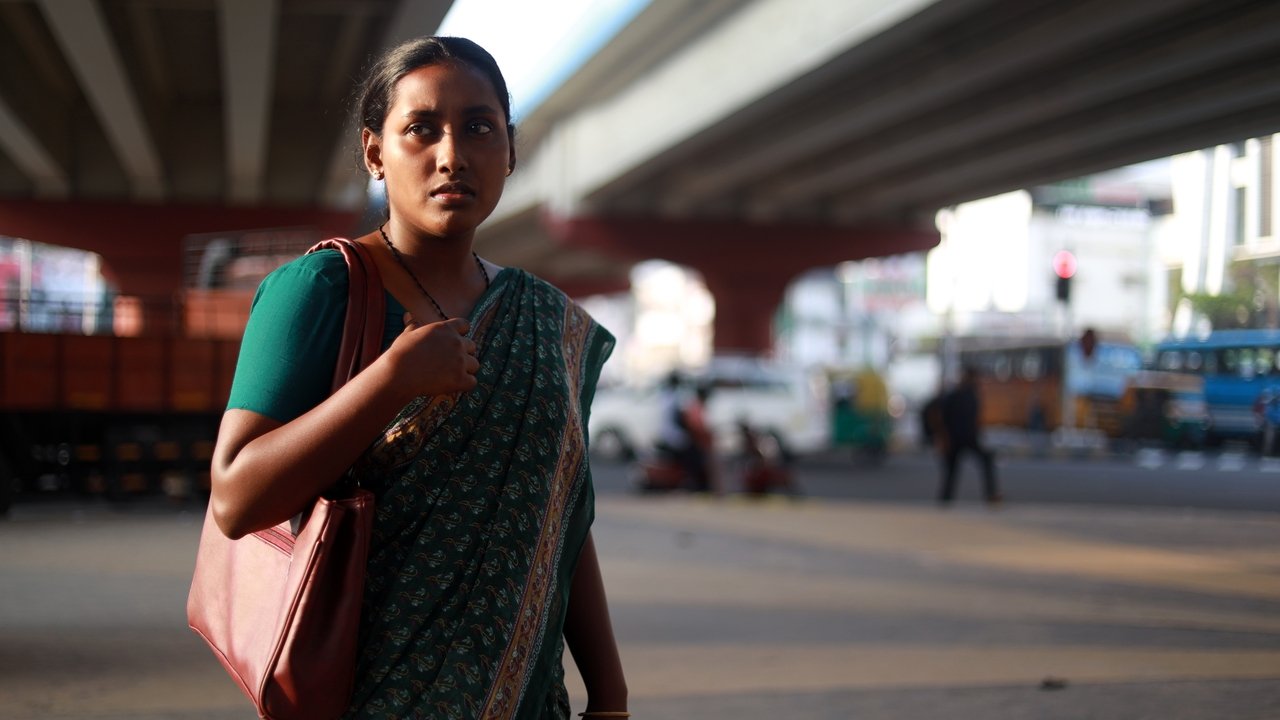 B 32 Muthal 44 Vare Movie Screenshot 4