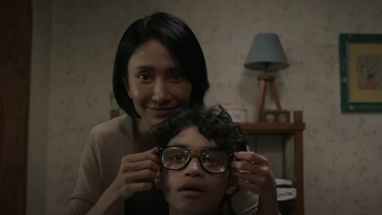 A Woman Called Mother Movie Screenshot 2