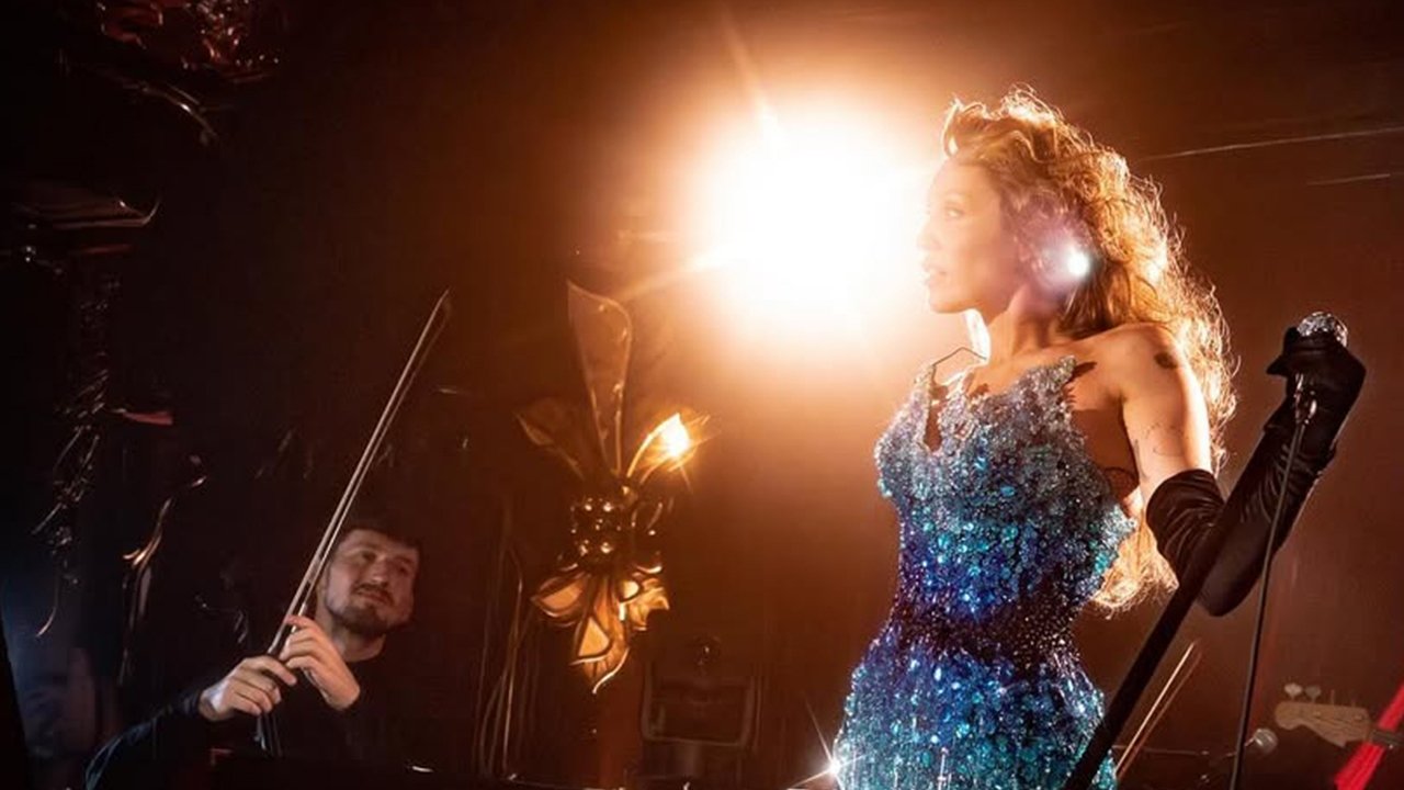 Billions Club Live with Miley Cyrus: A Concert Film Movie Screenshot 1